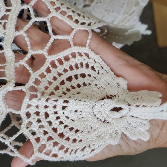 Indigo threads Co enbroidery blouse, navy blue with cream enbroidery. Size XS - Picture 5 of 9